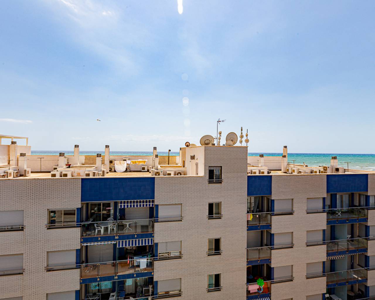 Apartment - Re-Sale - Torrevieja - Beach