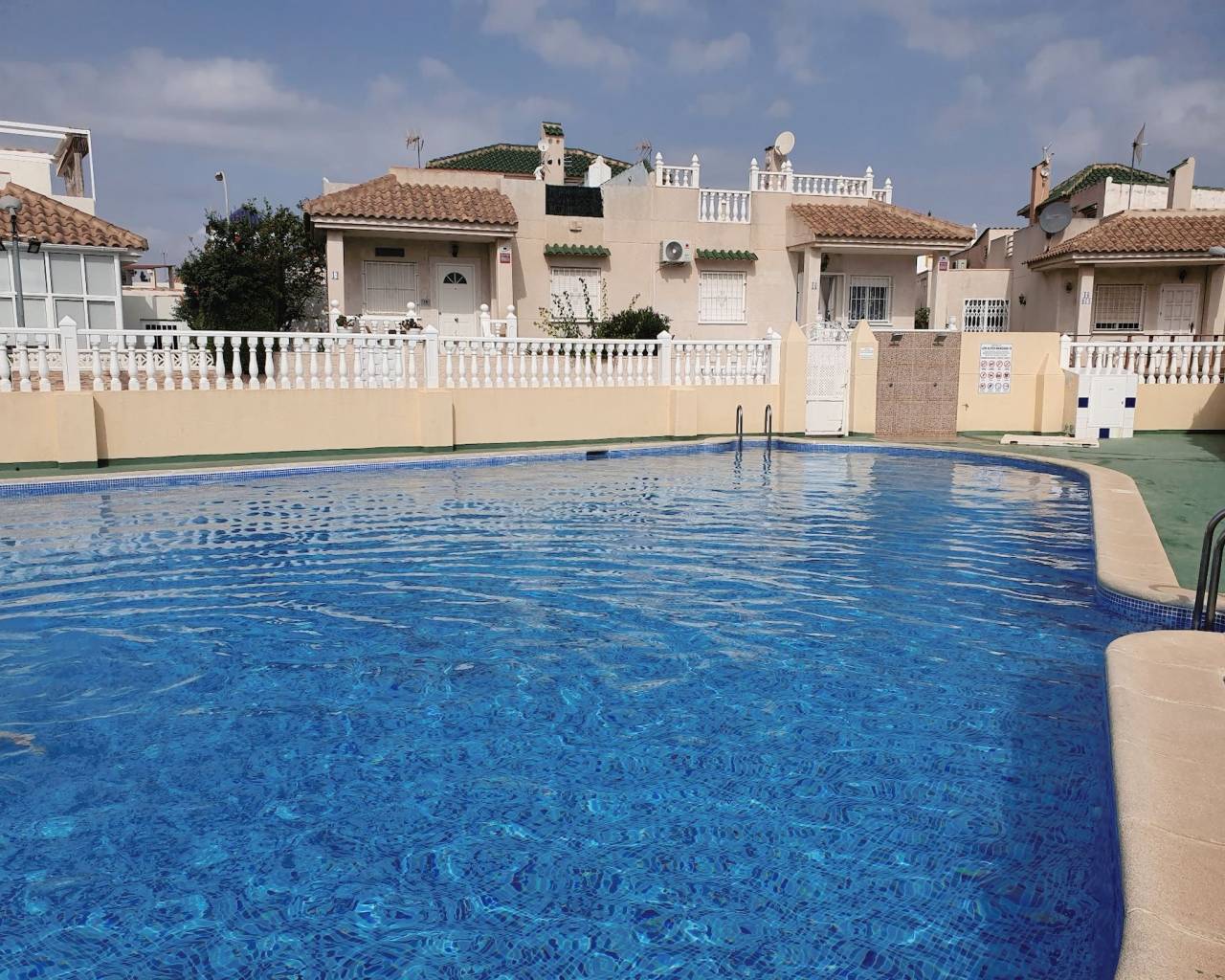 Apartment - Re-Sale - Torrevieja - Torrevieja