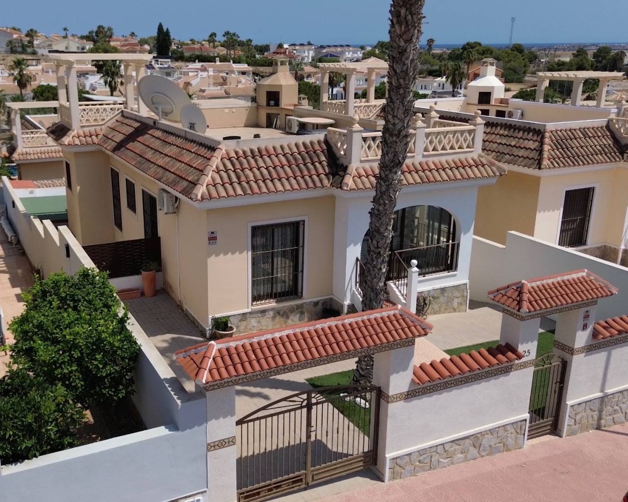 Chalet Independiente - Reventa - Ciudad Quesada - Cuidad quesada