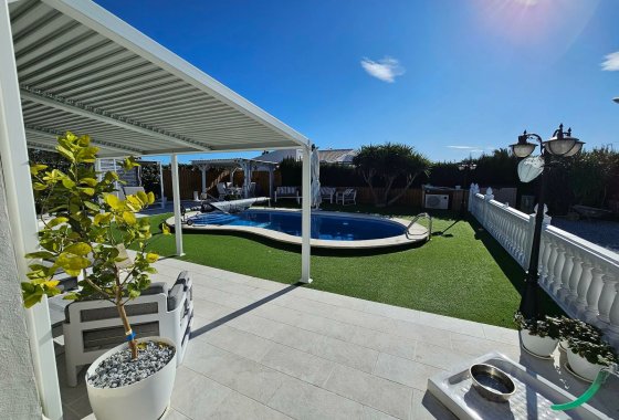 Chalet Independiente - Reventa - La Marina - La Marina