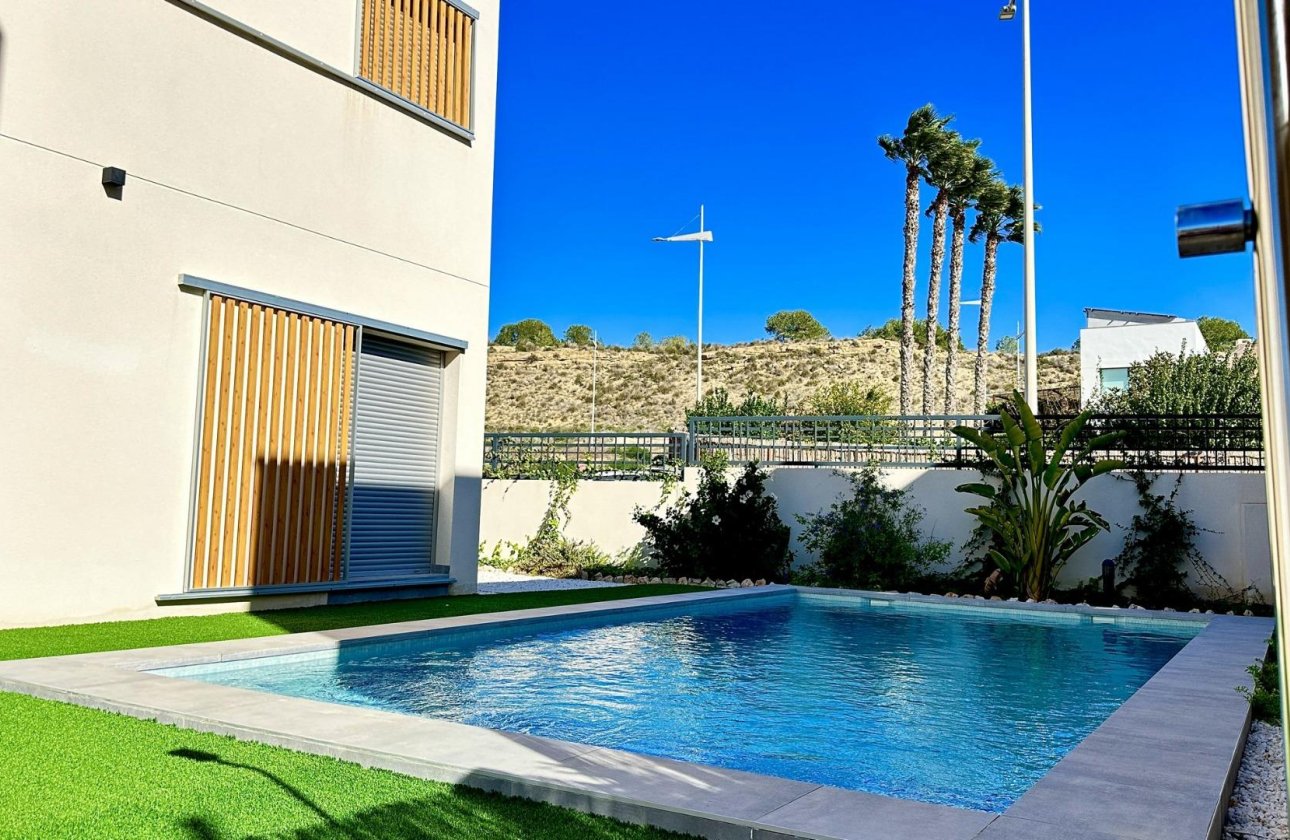 Nueva construcción  - Chalet Independiente - Algorfa