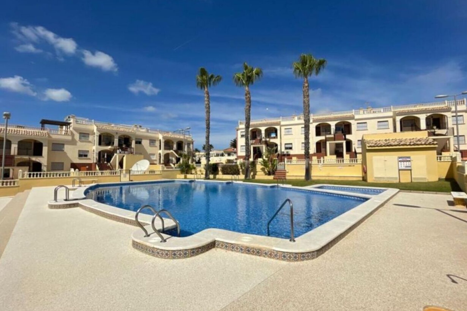 Re-Sale - Apartment - Algorfa