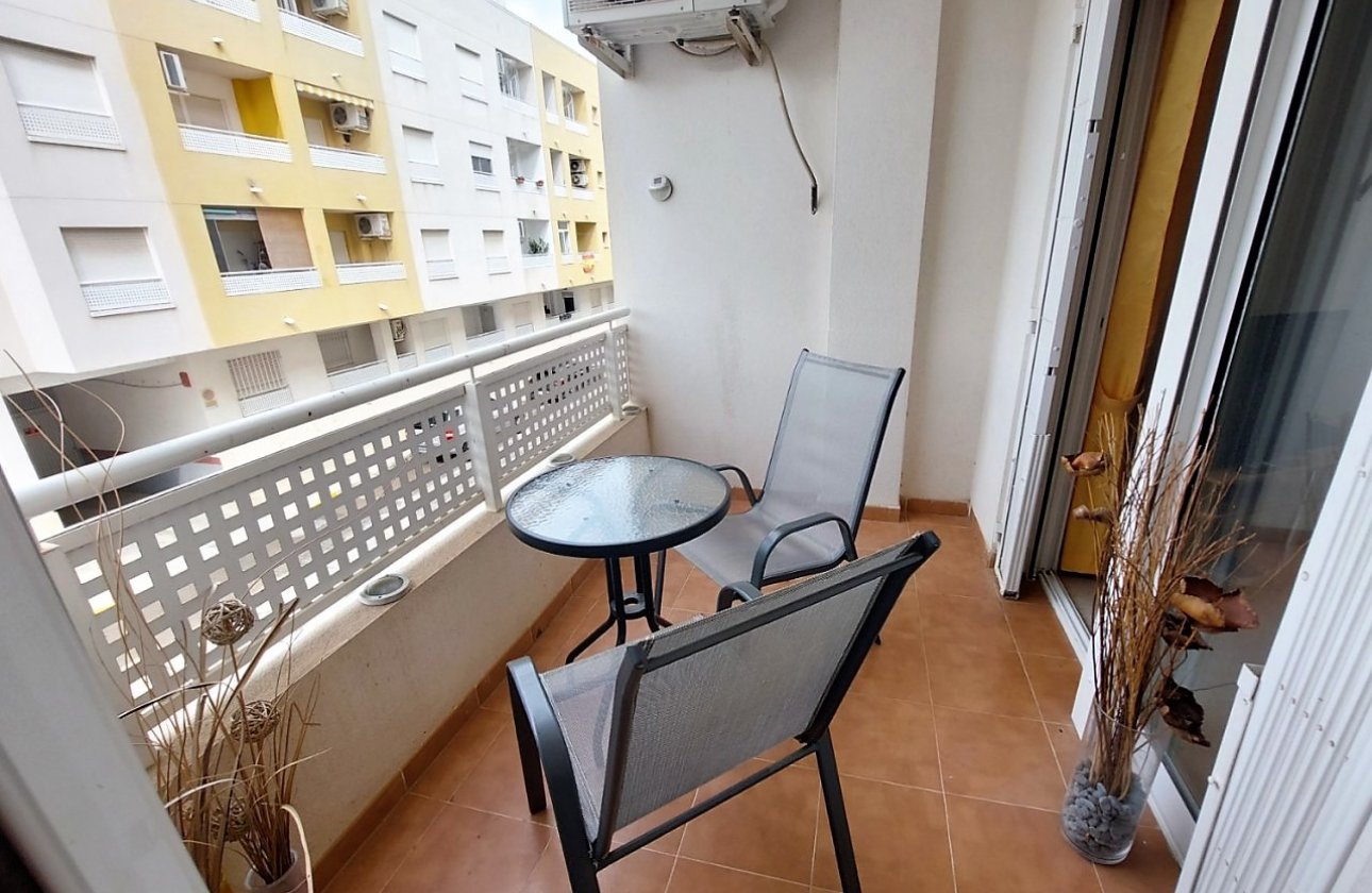 Re-Sale - Apartment - Almoradí