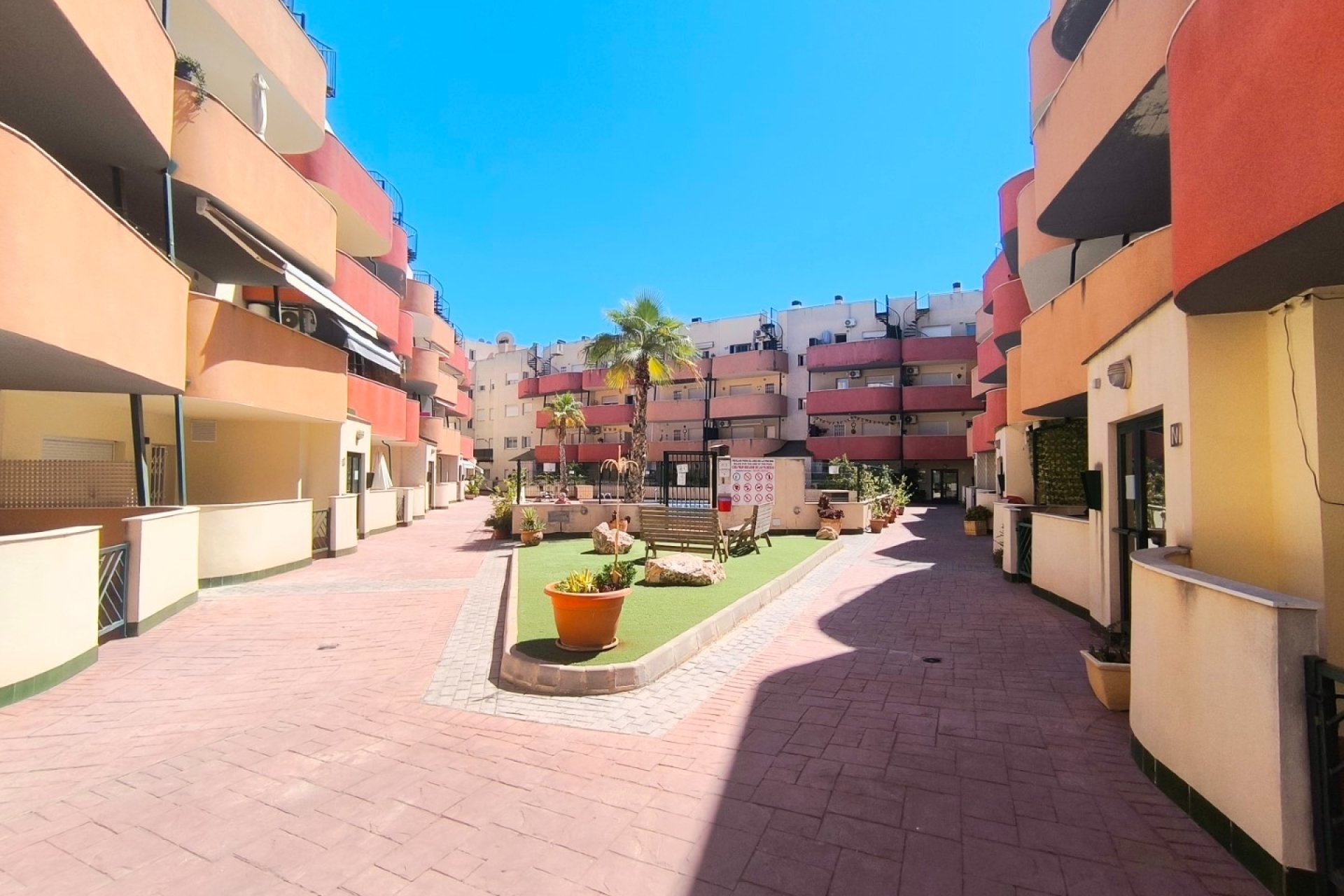 Re-Sale - Apartment - Almoradí