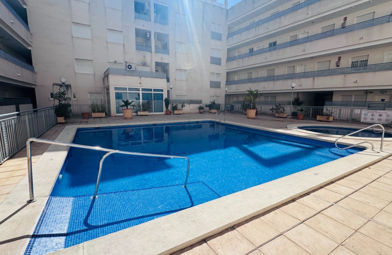 Re-Sale - Apartment - Almoradí