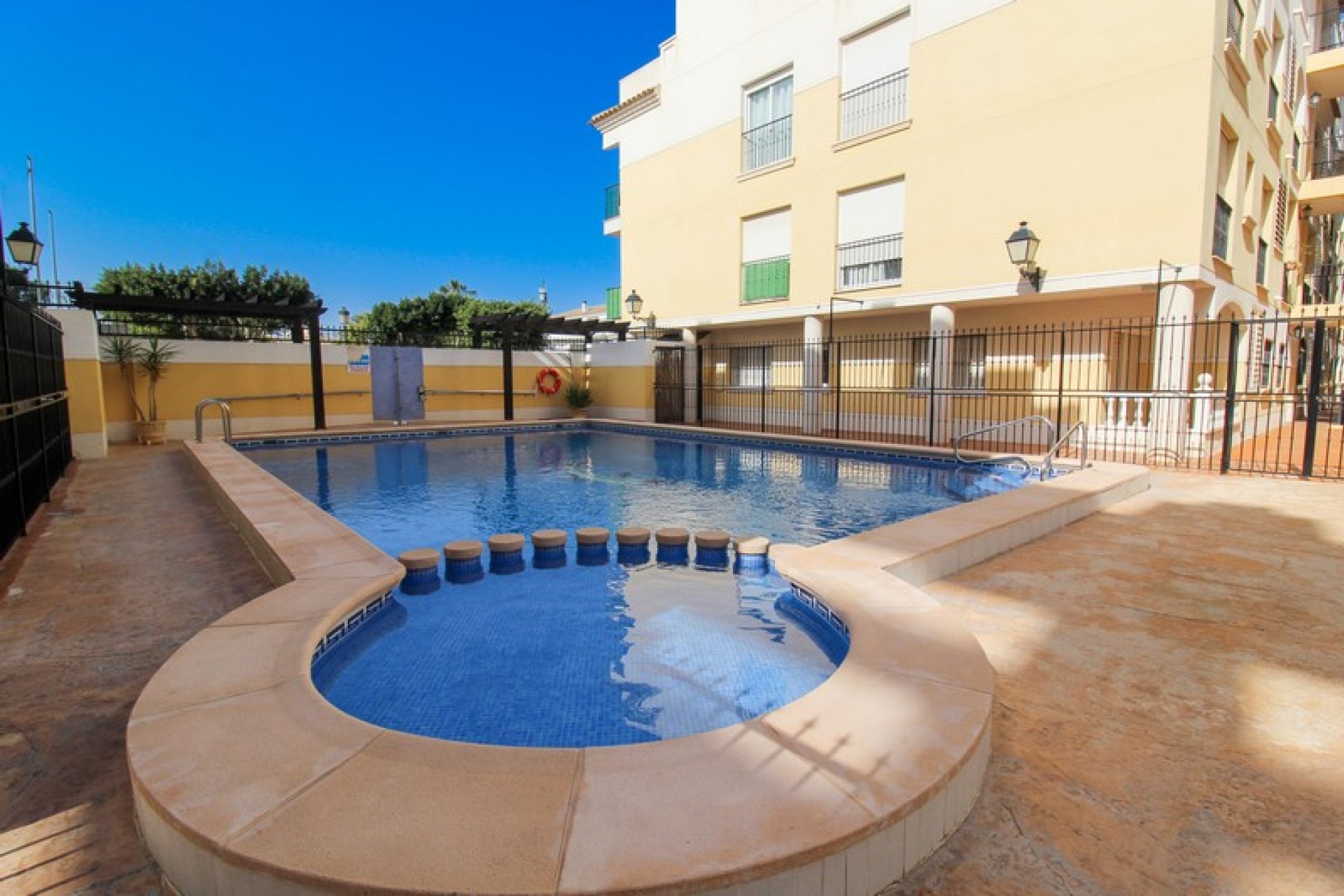 Re-Sale - Apartment - Formentera del Segura