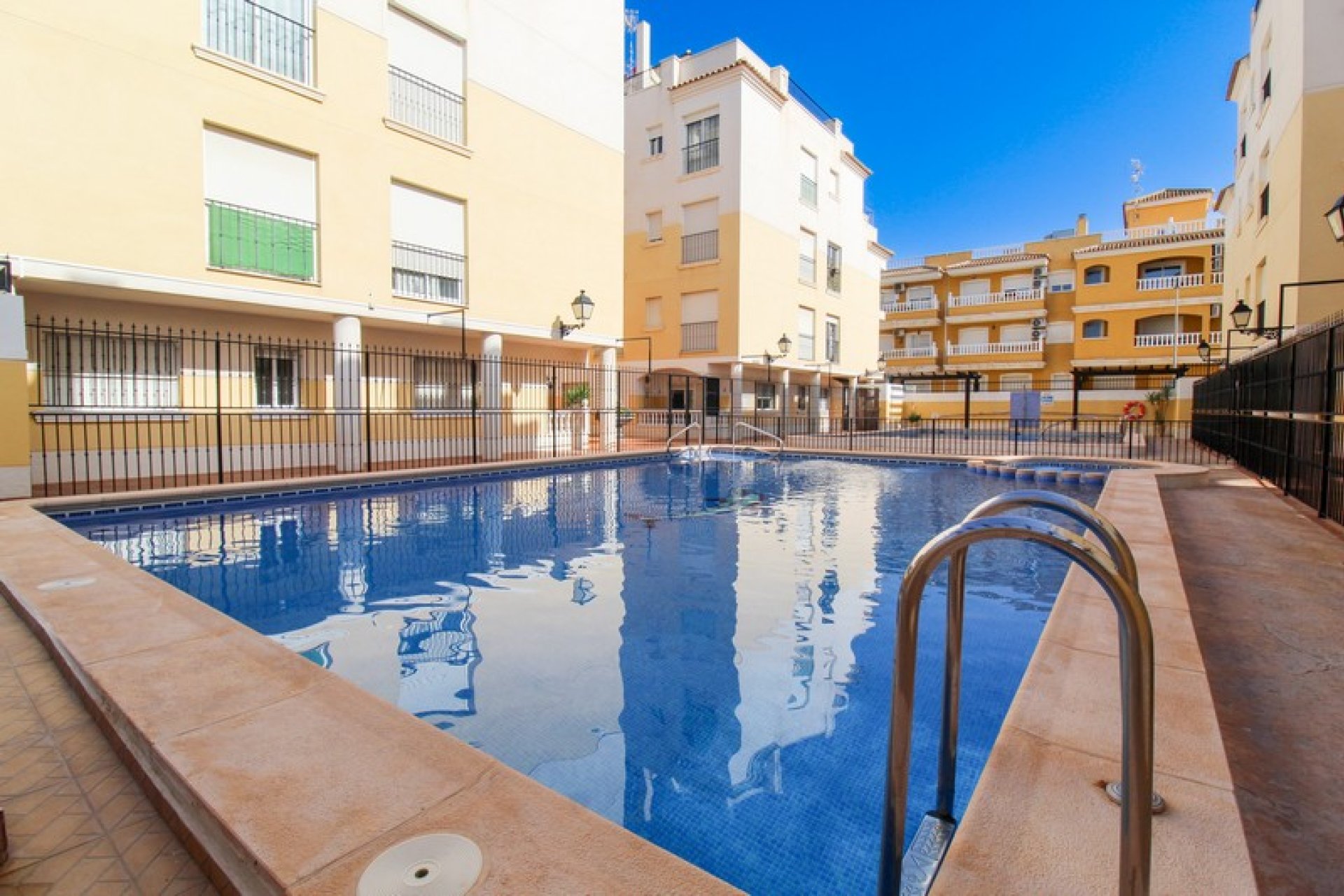 Re-Sale - Apartment - Formentera del Segura