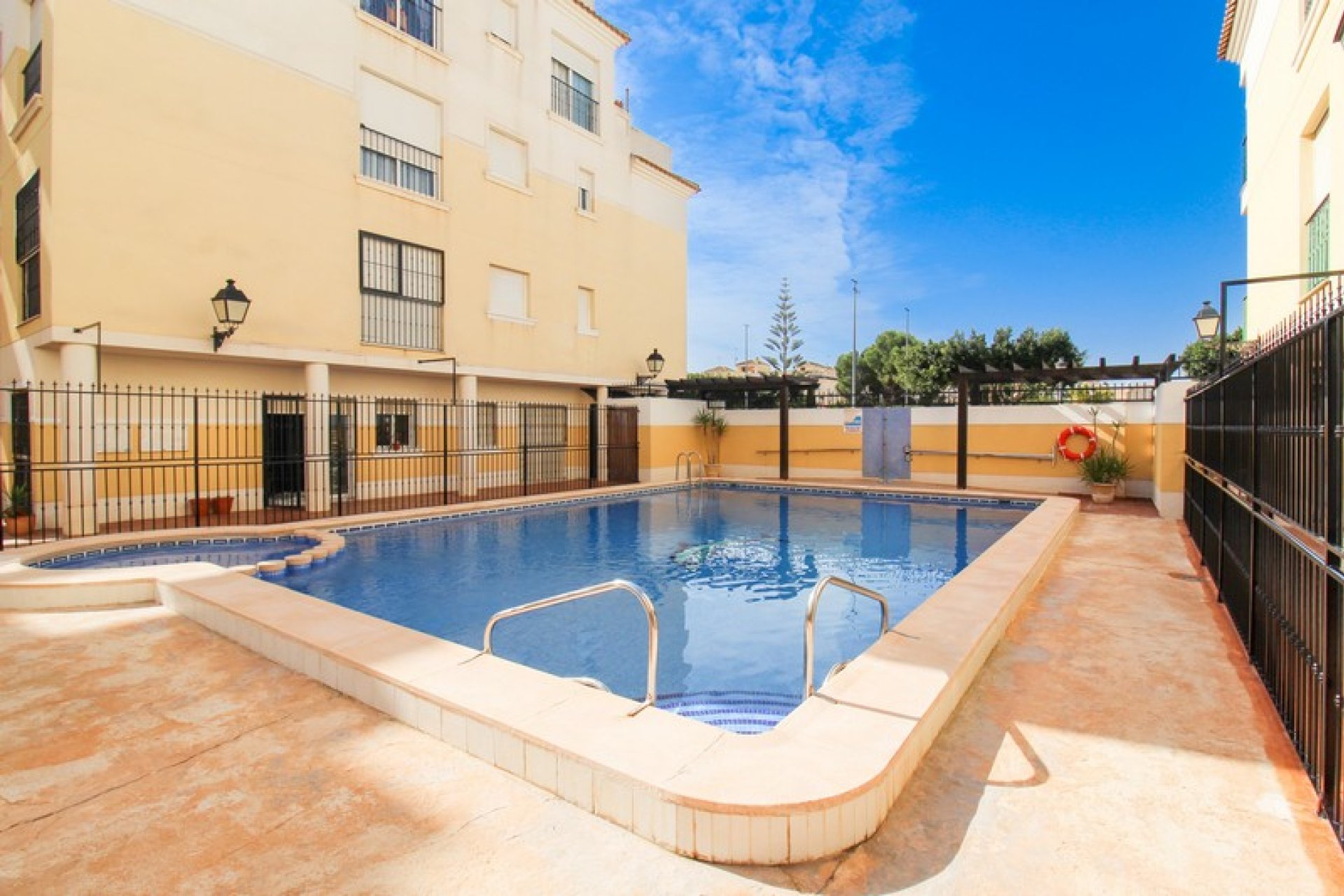 Re-Sale - Apartment - Formentera del Segura