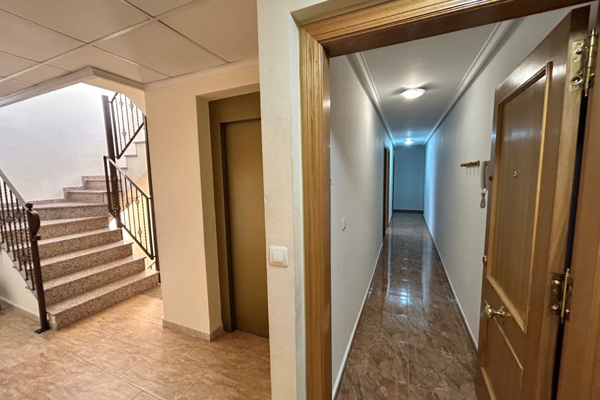 Re-Sale - Apartment - Jacarilla - pueblo