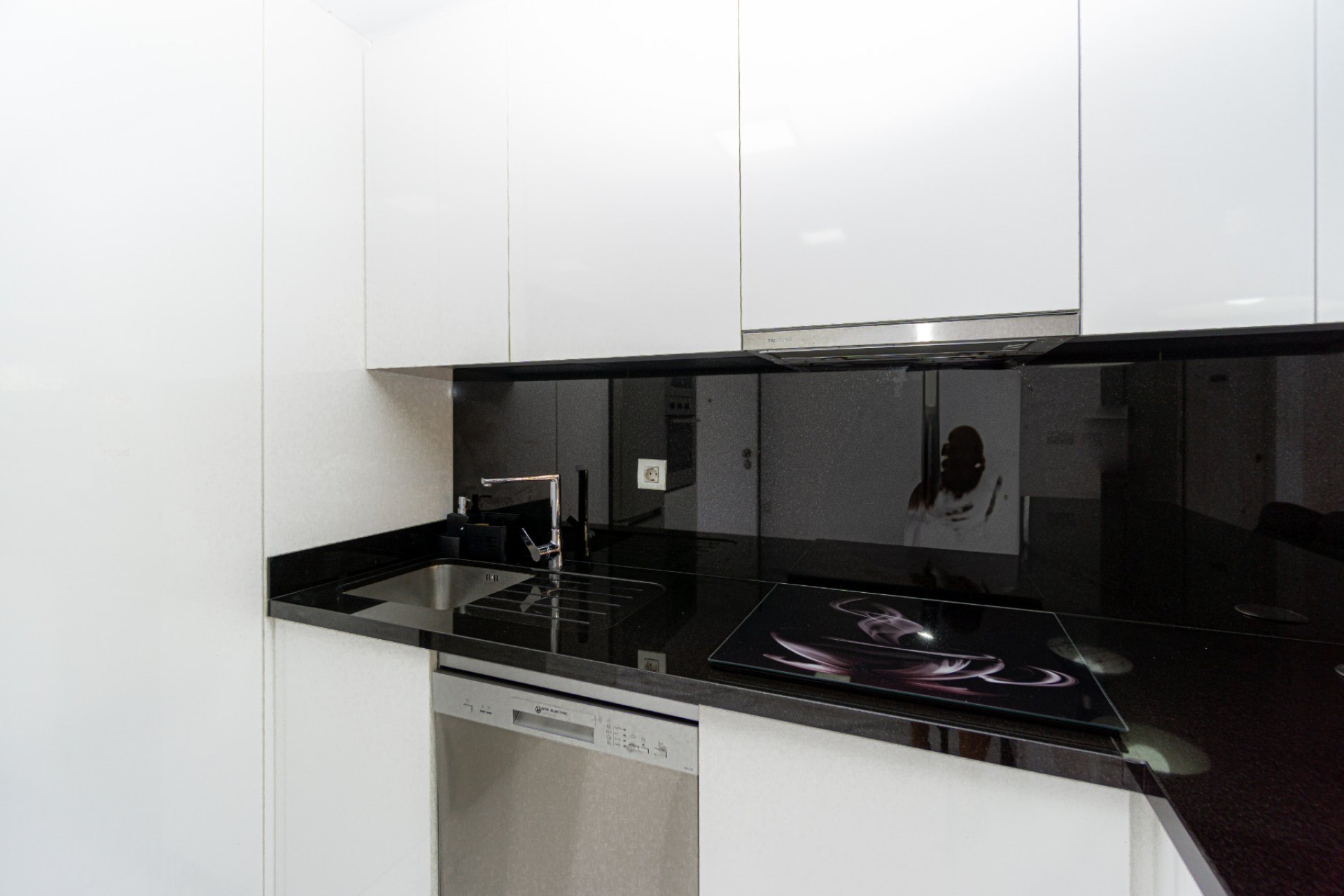 Re-Sale - Apartment - Mil Palmeras - Beach