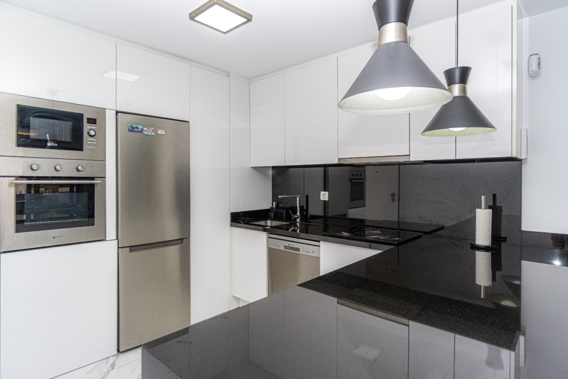 Re-Sale - Apartment - Mil Palmeras - Beach