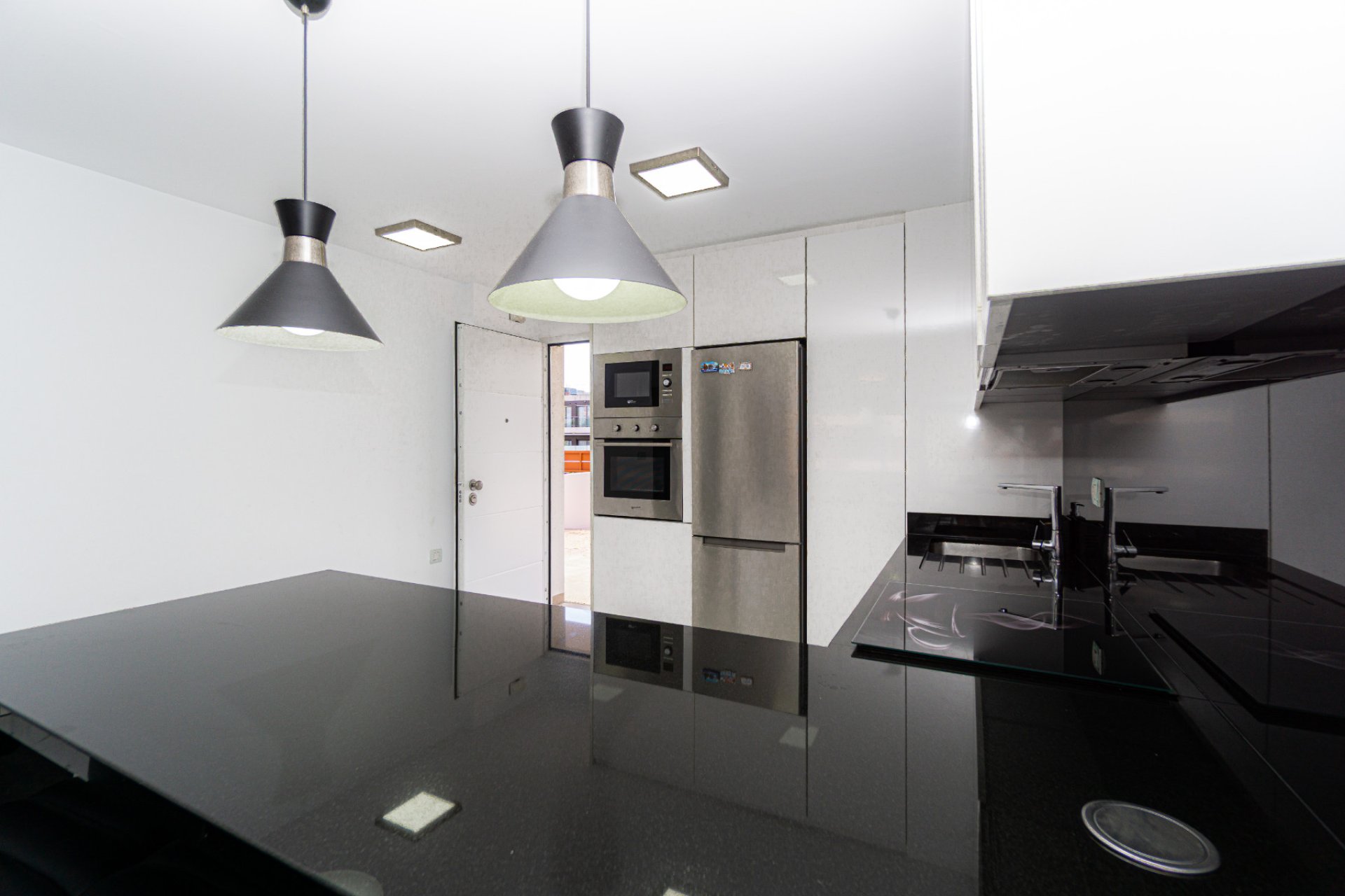 Re-Sale - Apartment - Mil Palmeras - Beach