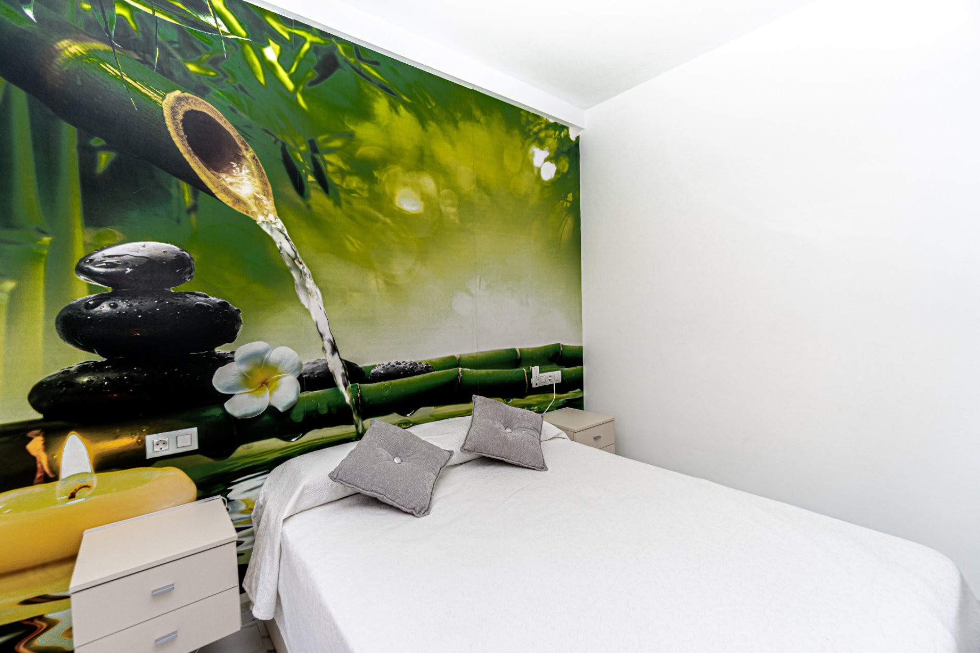 Re-Sale - Apartment - Mil Palmeras - Beach