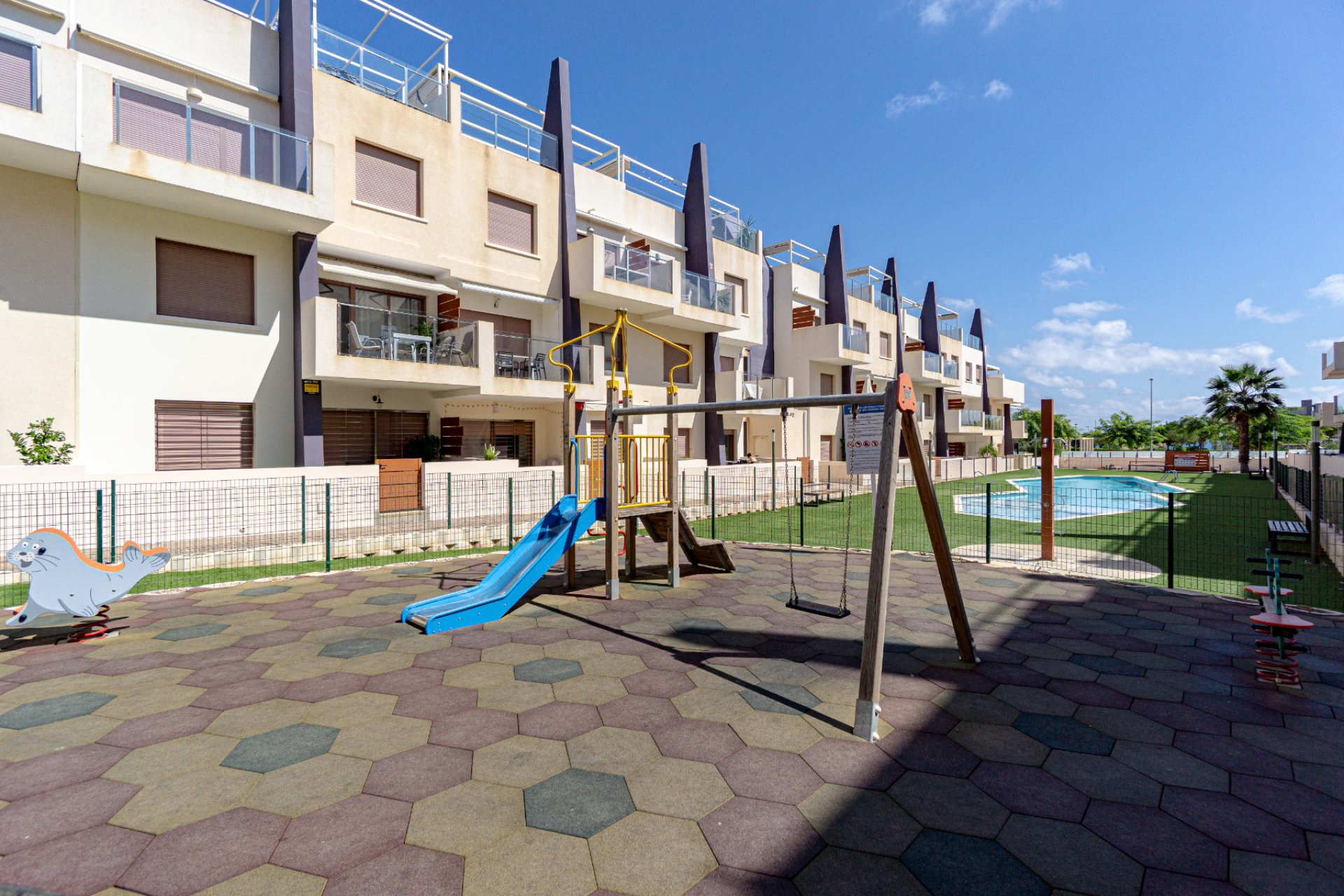 Re-Sale - Apartment - Mil Palmeras - Beach