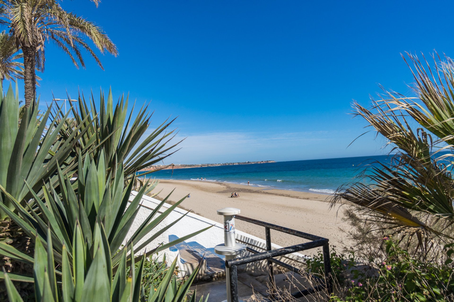 Re-Sale - Apartment - Mil Palmeras - Beach