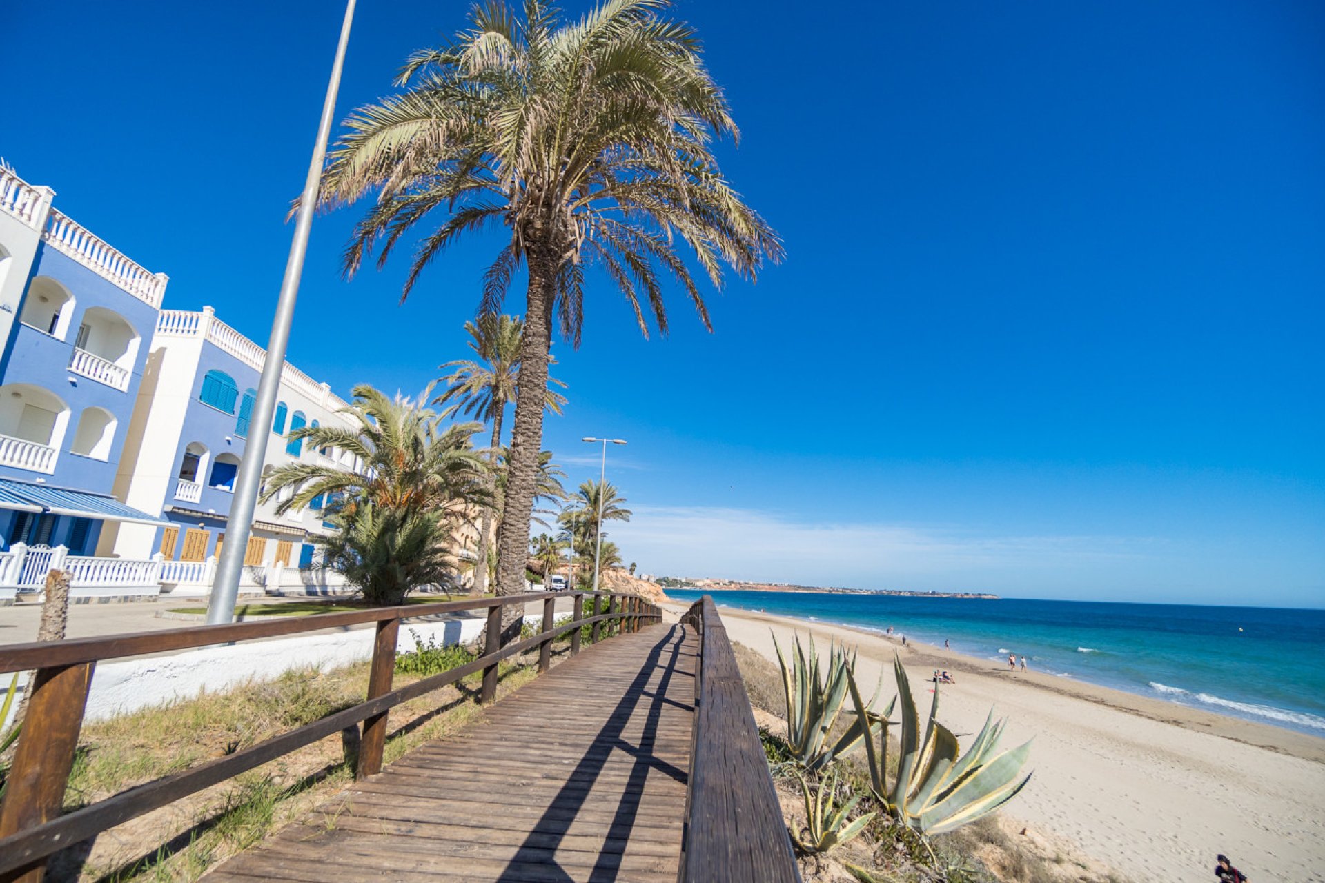 Re-Sale - Apartment - Mil Palmeras - Beach