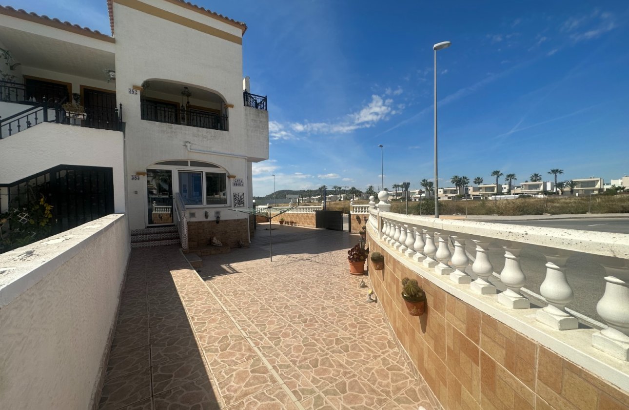 Re-Sale - Apartment - Orihuela - Vistabella Golf