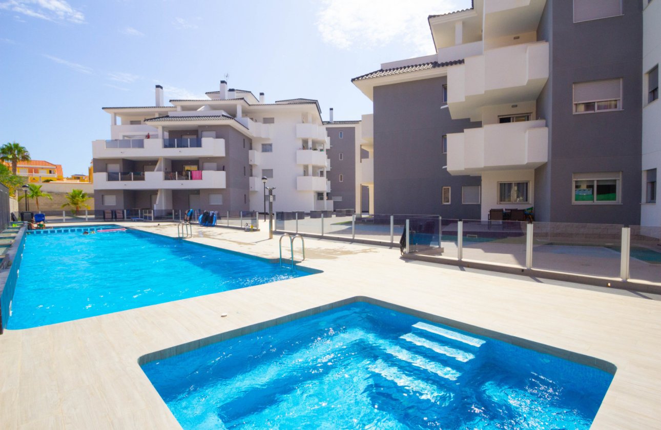 Re-Sale - Apartment - Villamartin