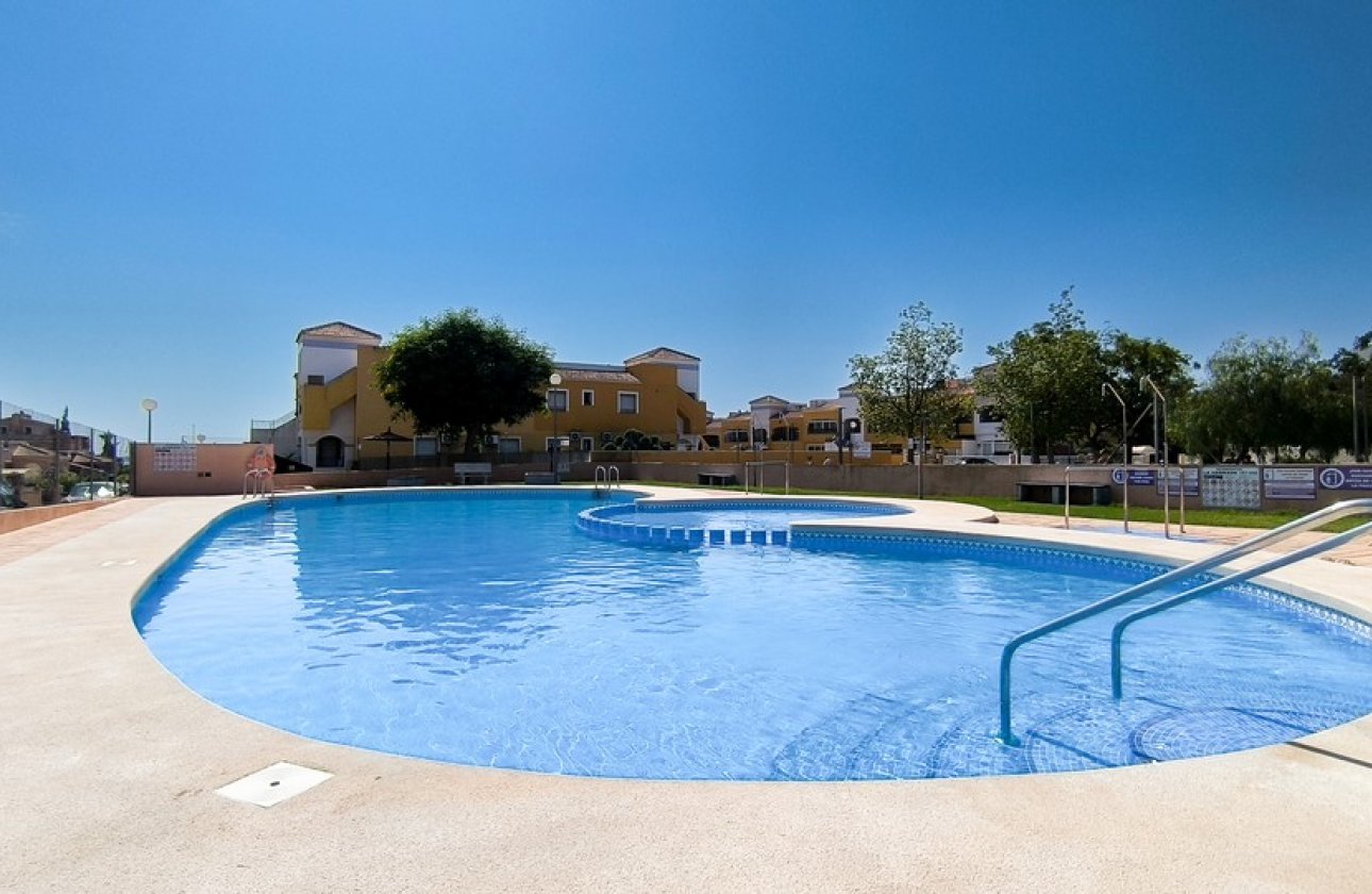 Re-Sale - Bungalow - Los Montesinos - La Herrada