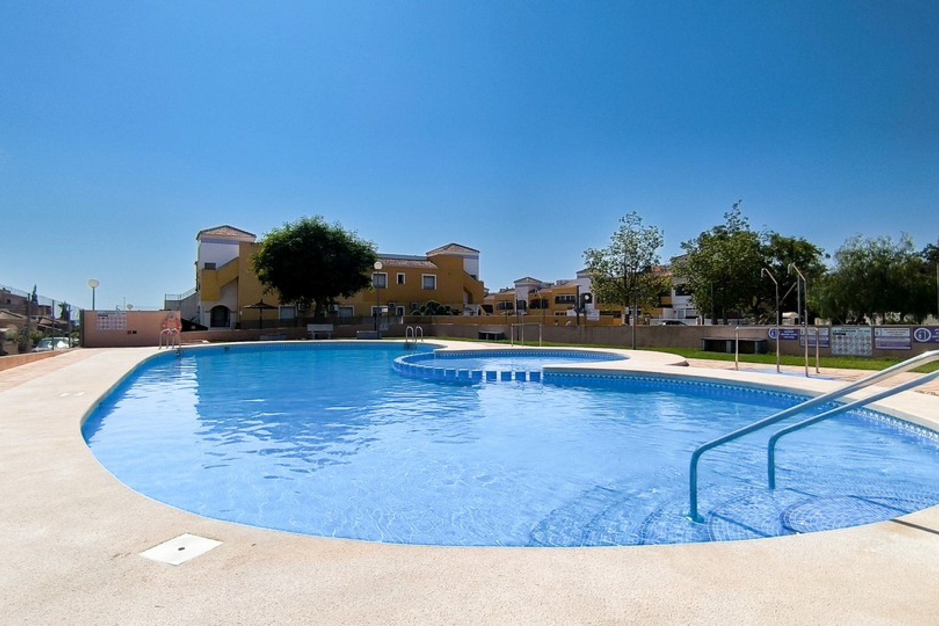 Re-Sale - Bungalow - Los Montesinos - La Herrada