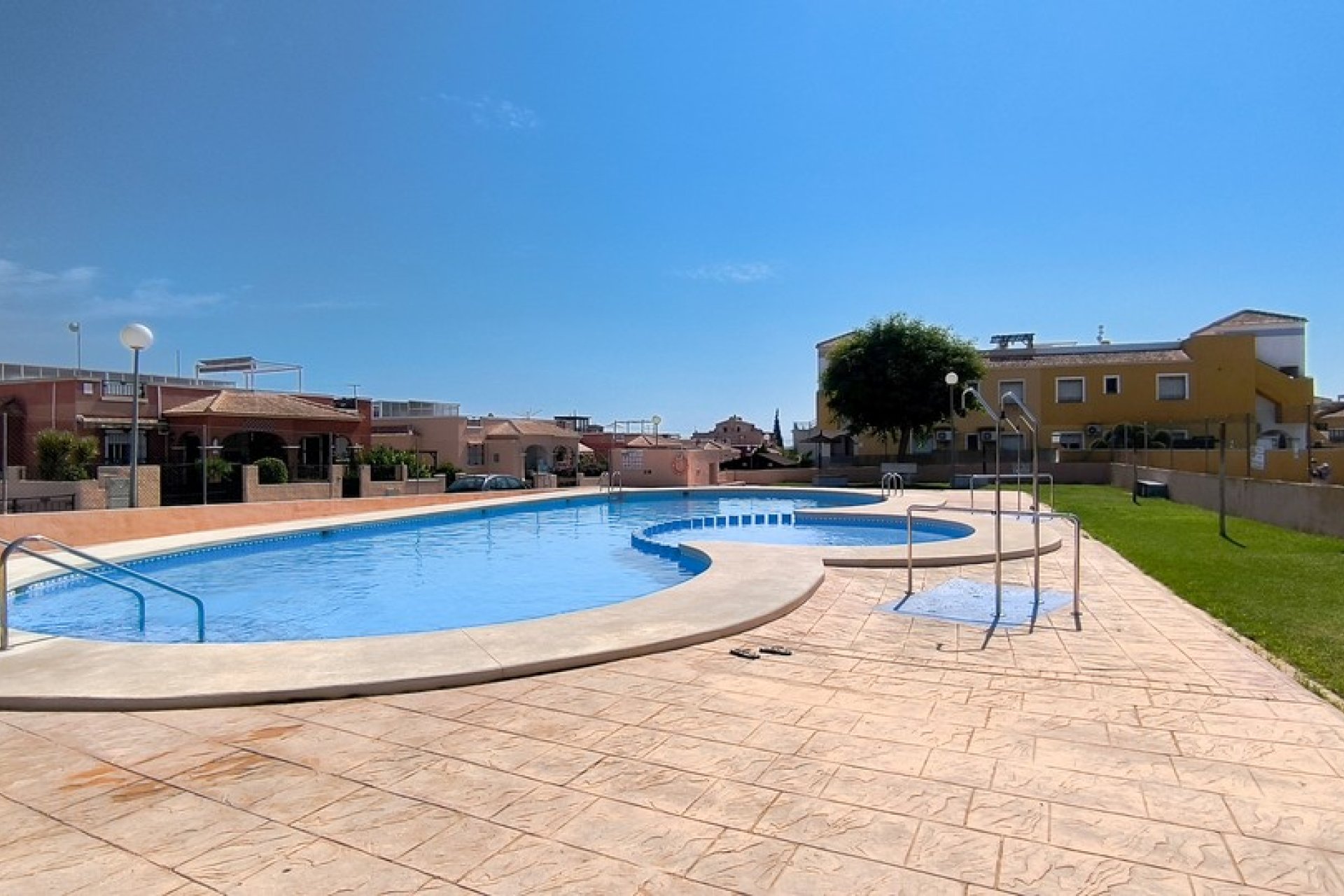 Re-Sale - Bungalow - Los Montesinos - La Herrada