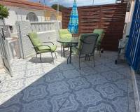 Re-Sale - Bungalow - Torrevieja - Urbanización San Luis