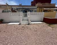 Re-Sale - Bungalow - Torrevieja - Urbanización San Luis