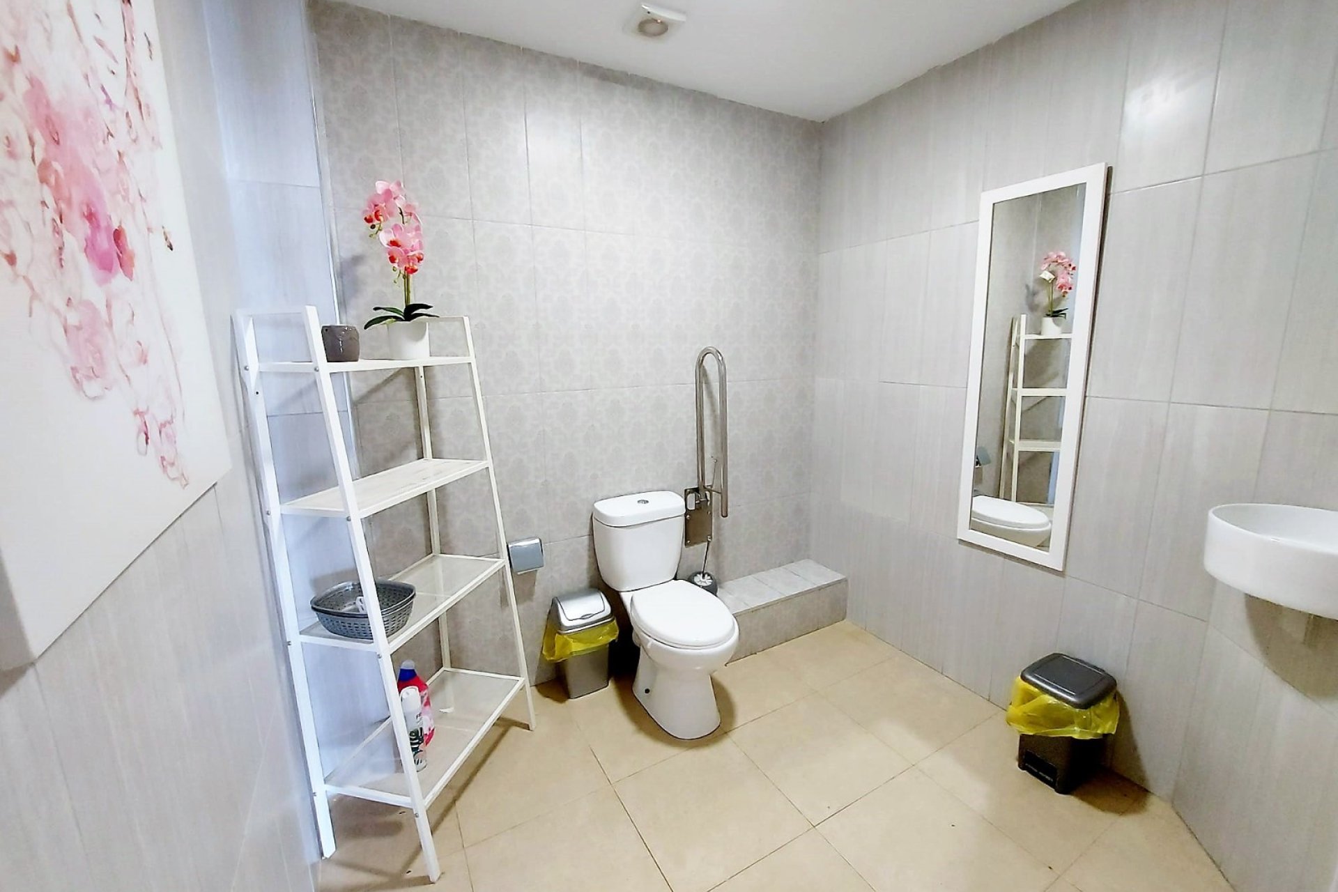 Re-Sale - Commercial - Algorfa