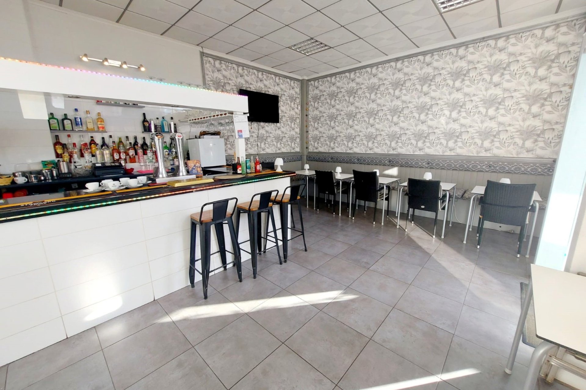 Re-Sale - Commercial - Algorfa