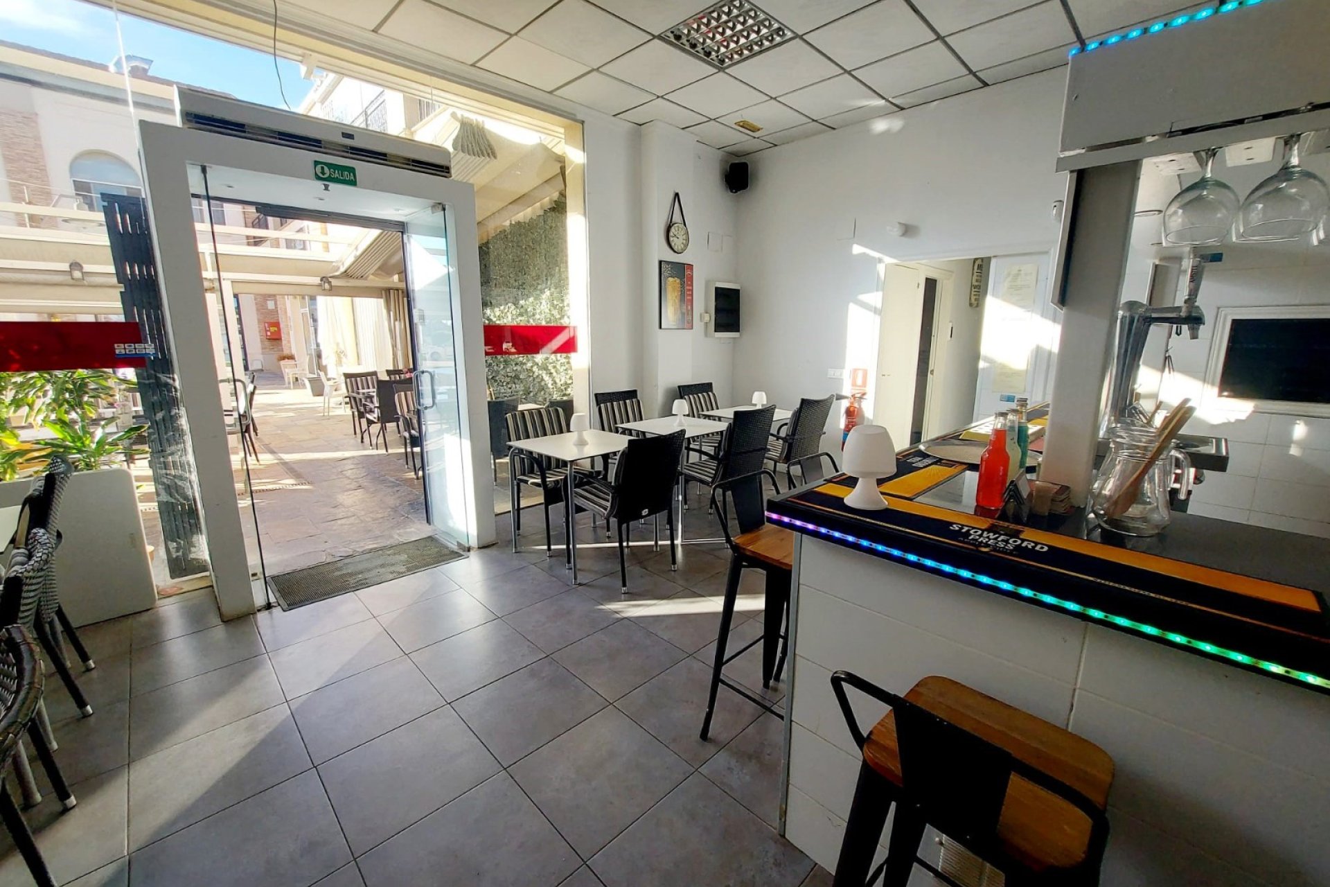 Re-Sale - Commercial - Algorfa