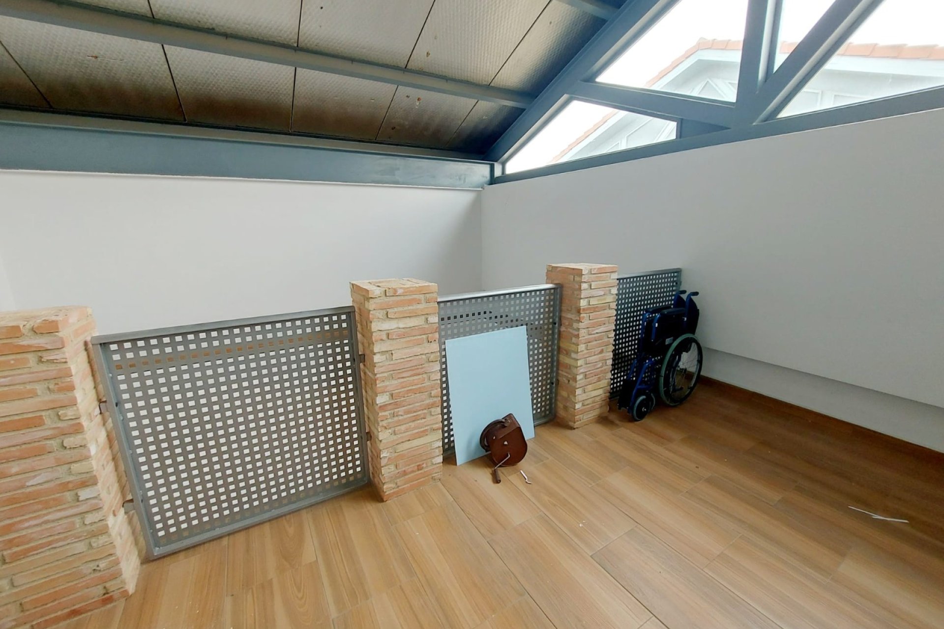 Re-Sale - Commercial - Algorfa