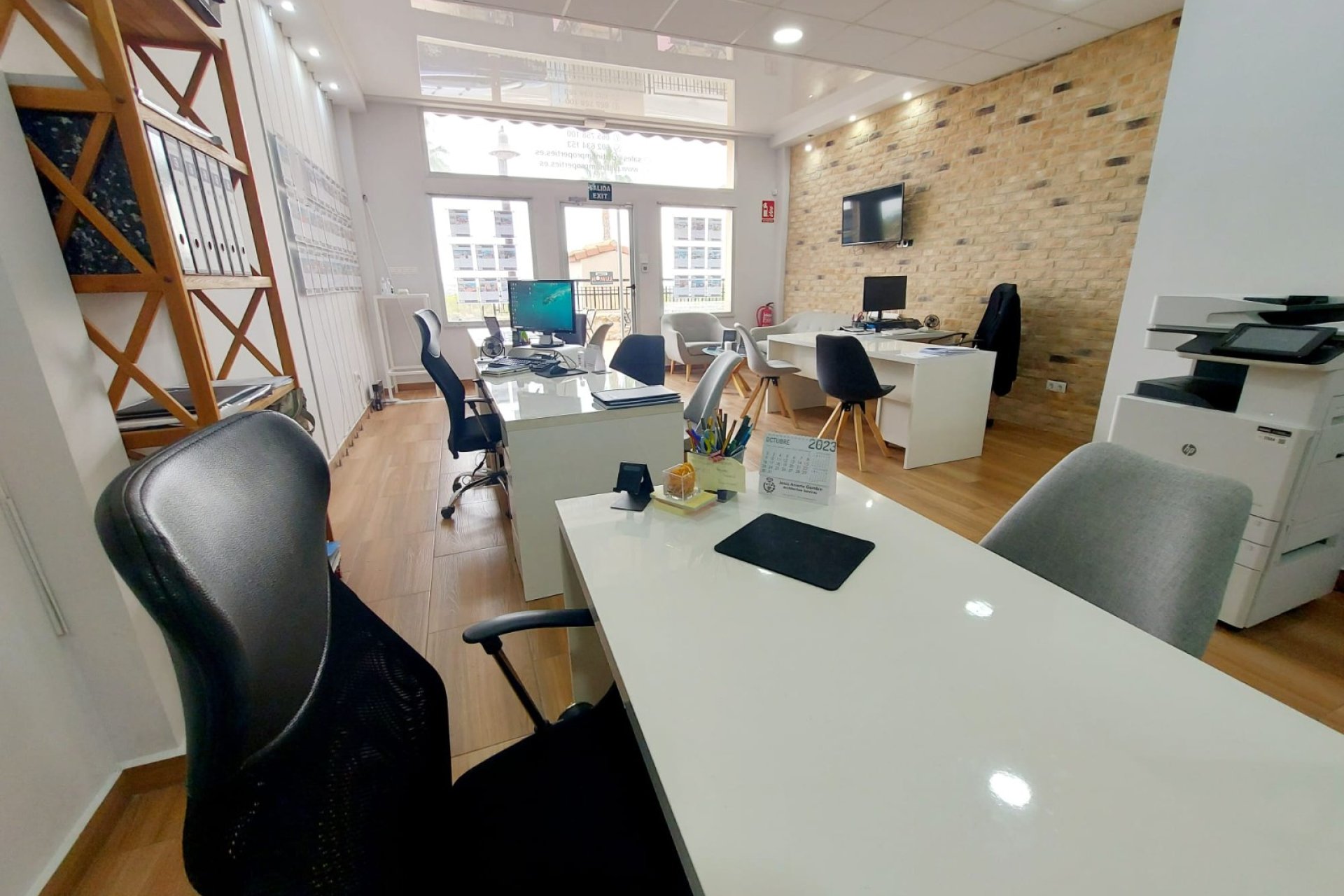 Re-Sale - Commercial - Algorfa