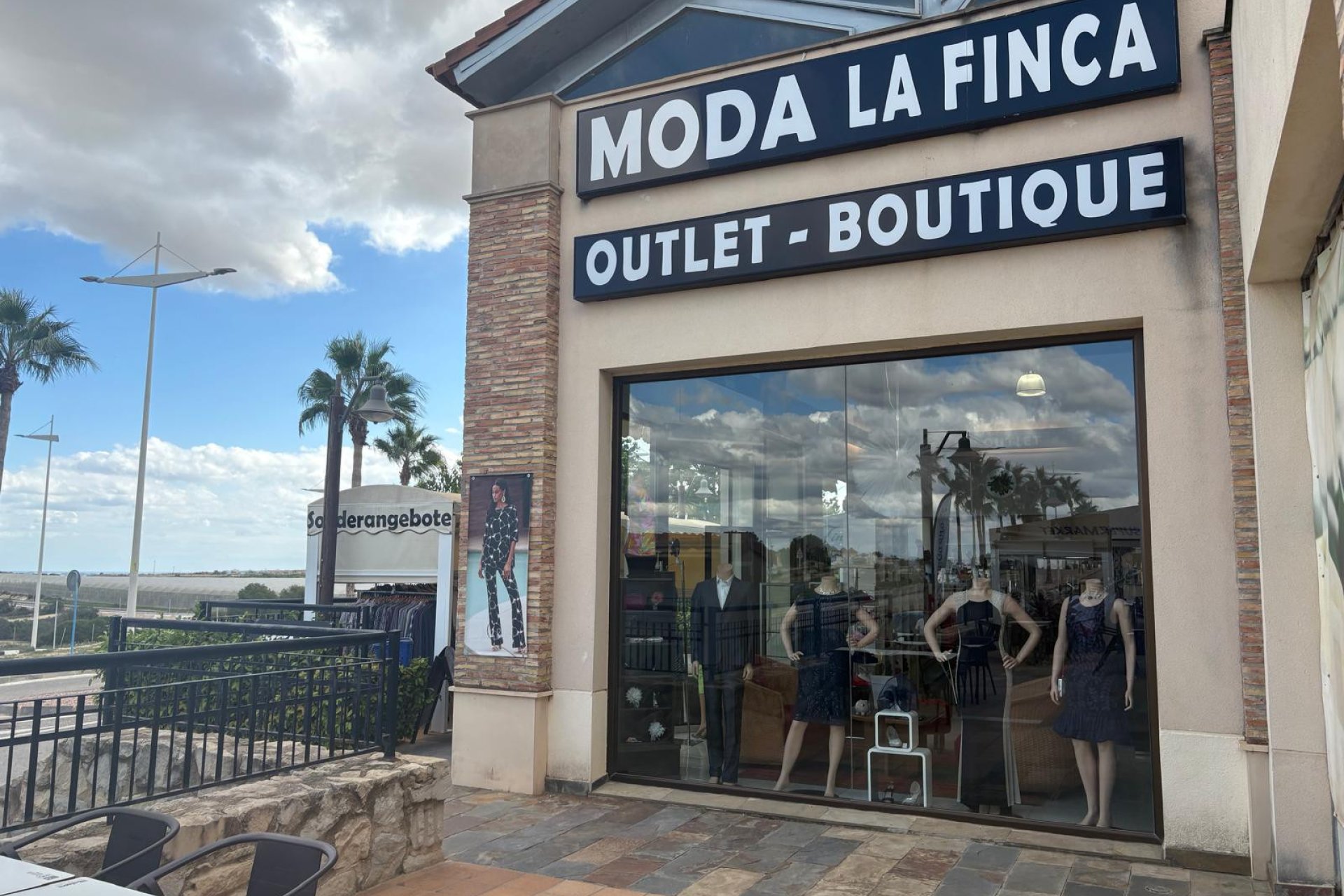 Re-Sale - Commercial - Algorfa