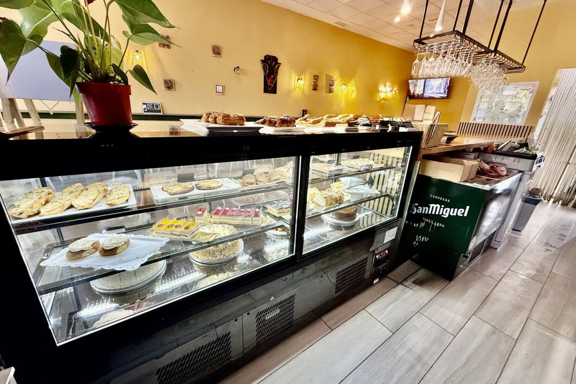 Re-Sale - Commercial - Benijofar