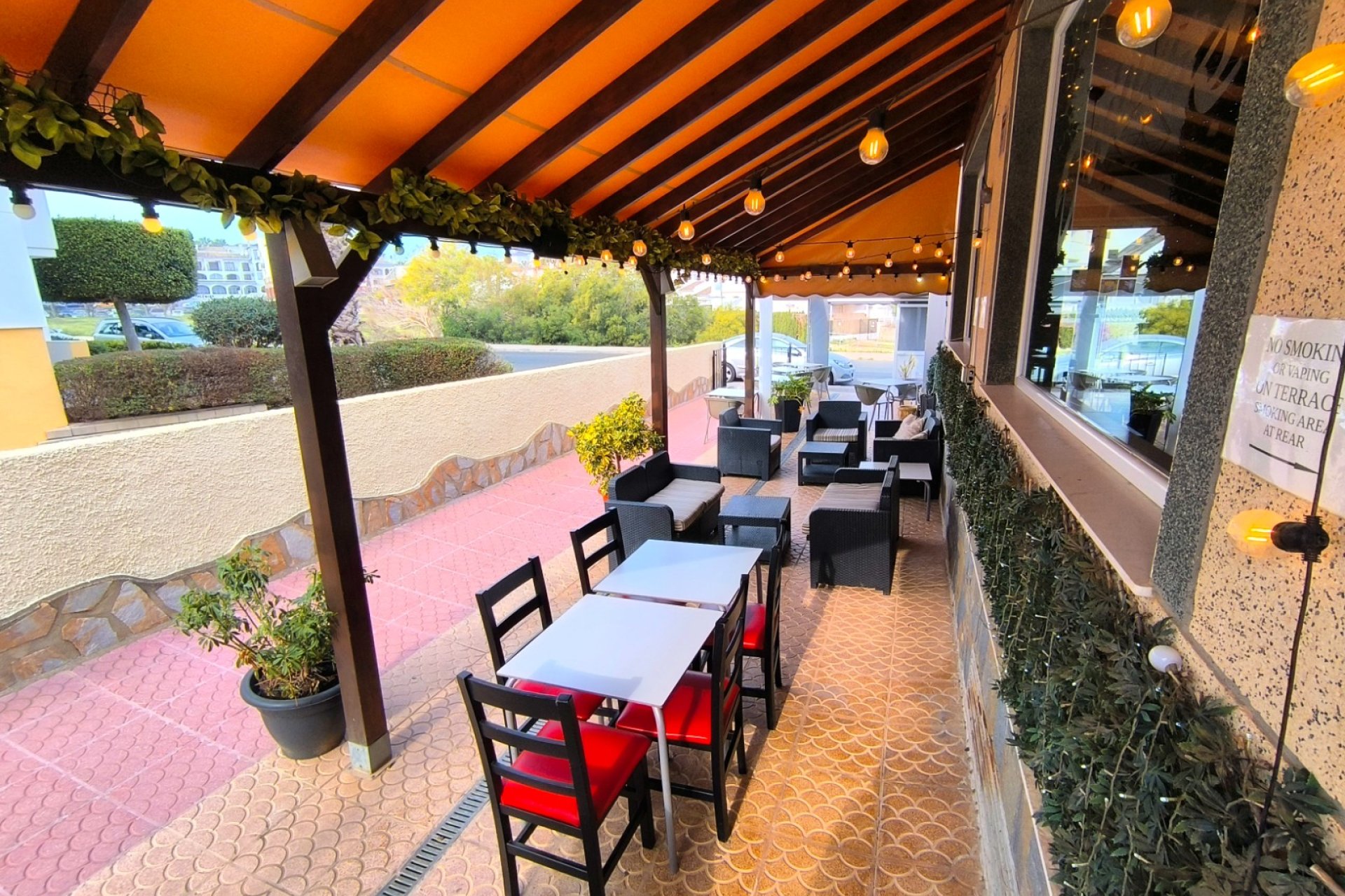 Re-Sale - Commercial - Villamartin