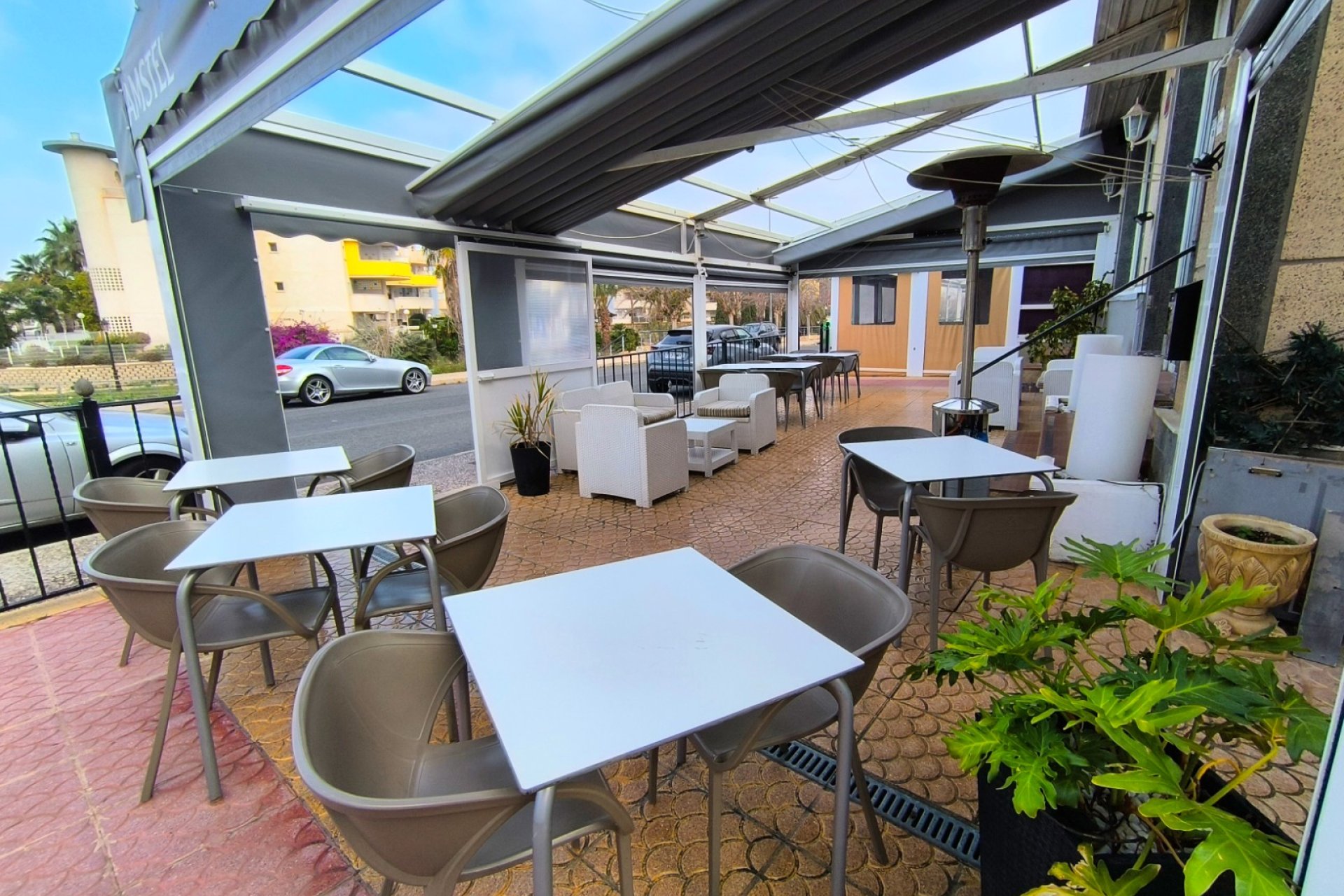 Re-Sale - Commercial - Villamartin