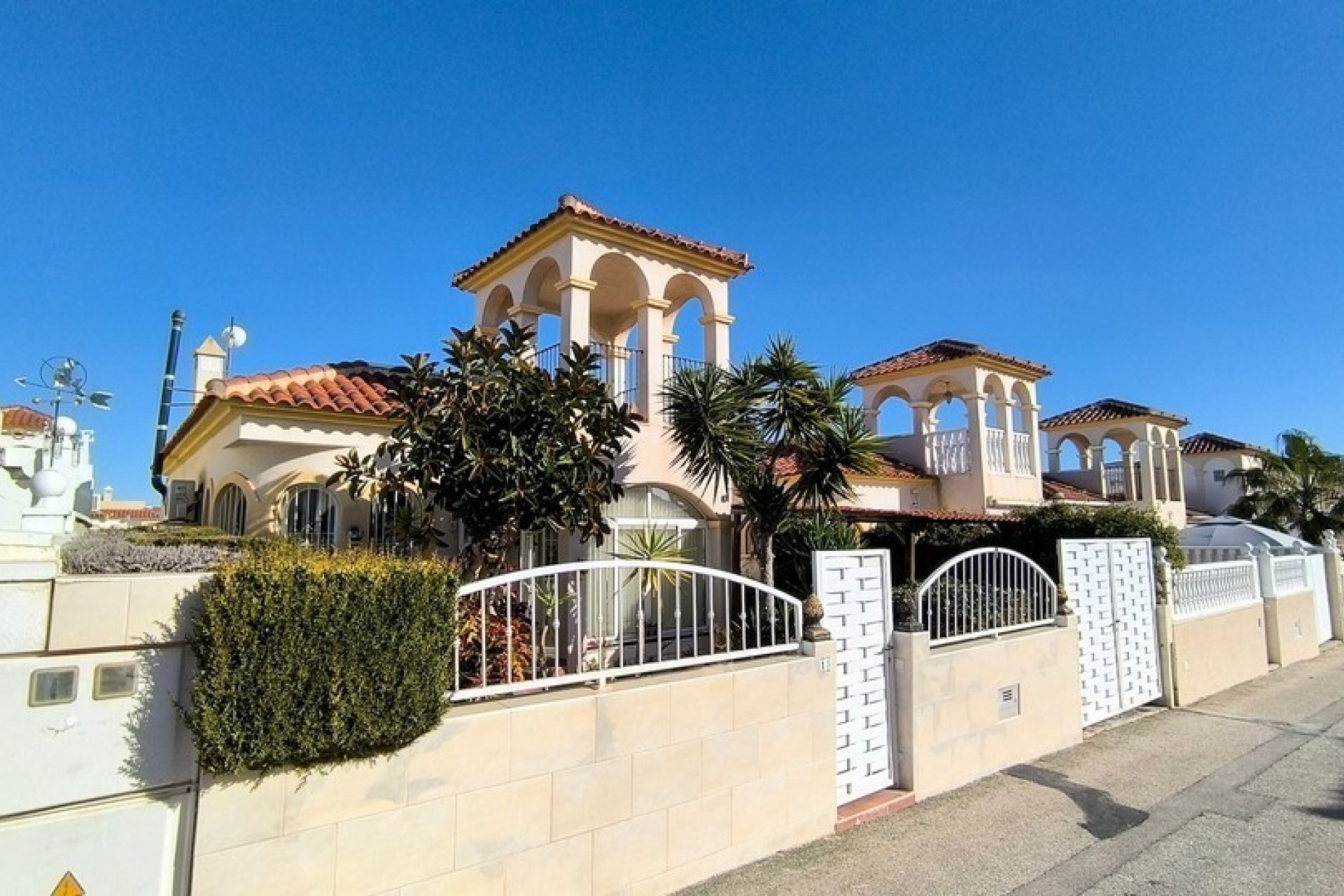 Re-Sale - Detached Villa - Algorfa