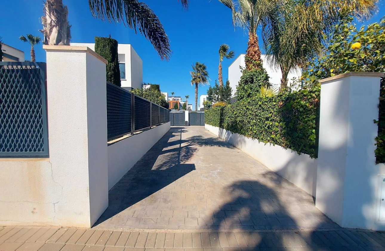 Re-Sale - Detached Villa - Algorfa