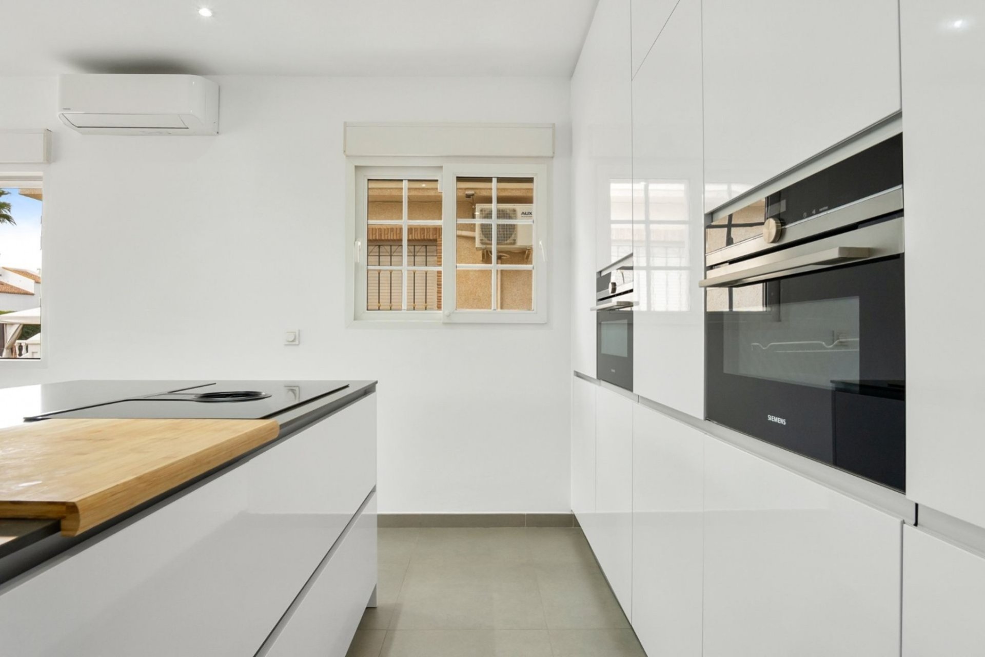 Re-Sale - Detached Villa - Orihuela Costa