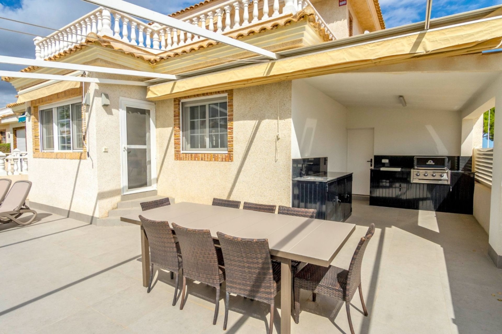 Re-Sale - Detached Villa - Orihuela Costa