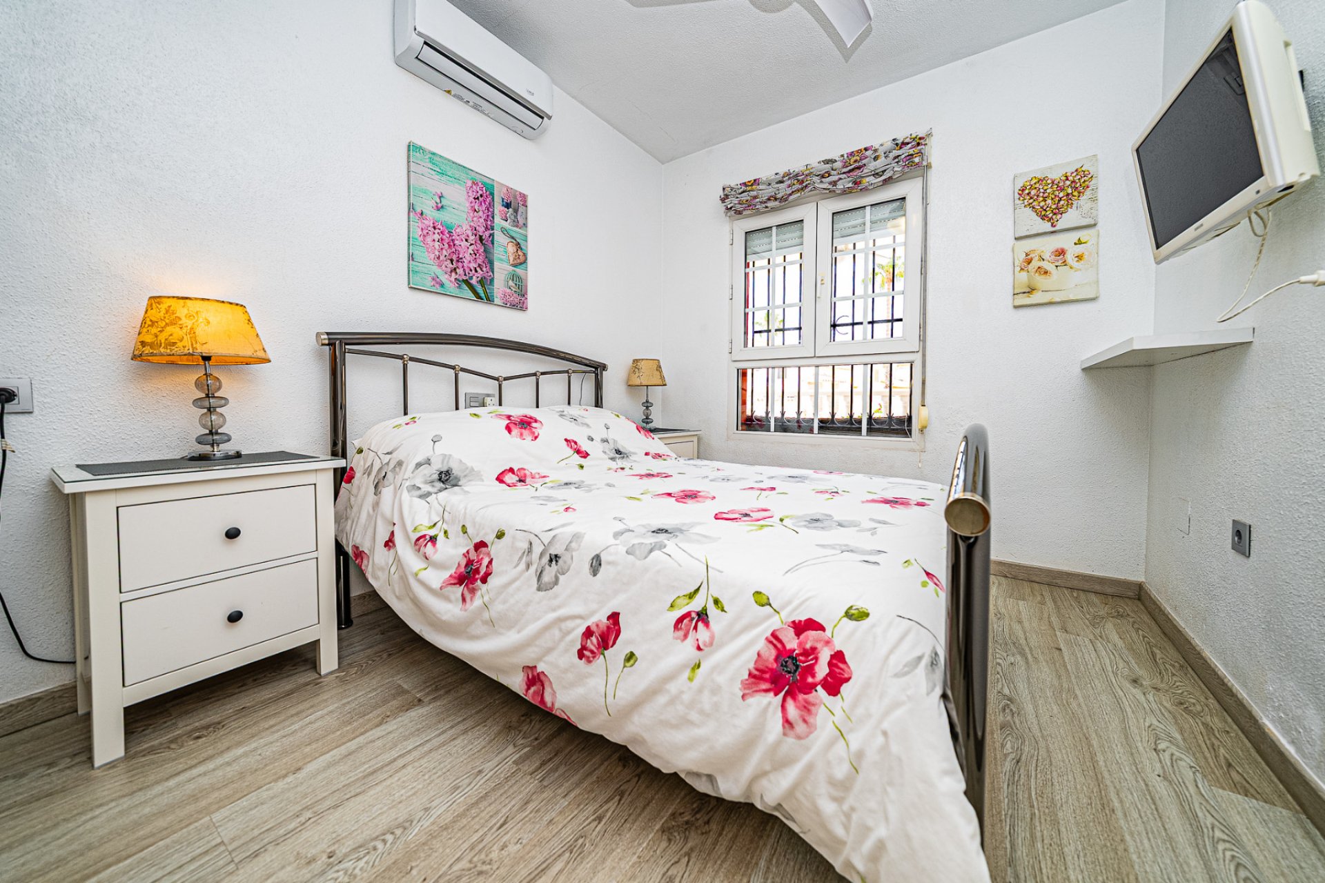 Re-Sale - Detached Villa - Playa Flamenca - Montilla