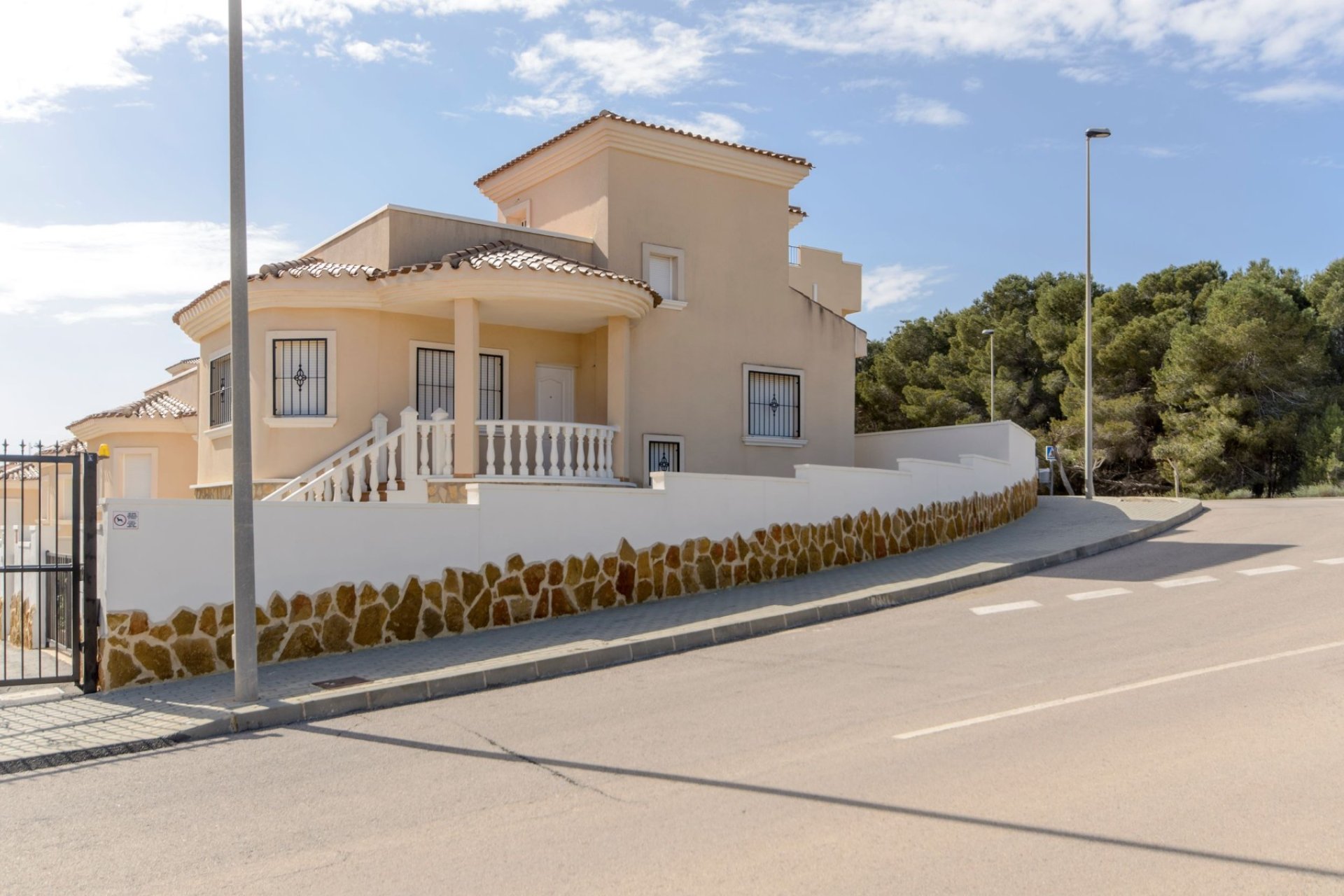 Re-Sale - Detached Villa - San Miguel de Salinas