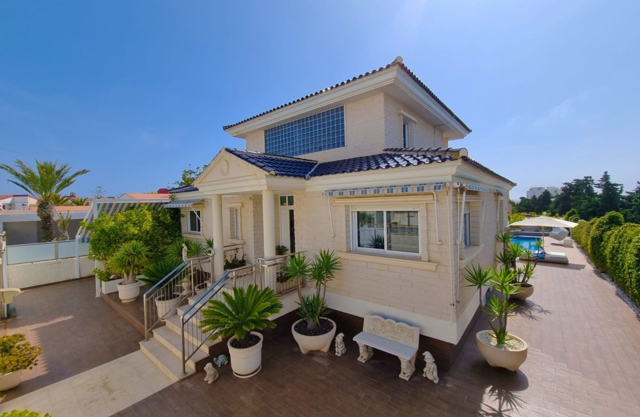 Re-Sale - Detached Villa - Torrevieja - La Mata