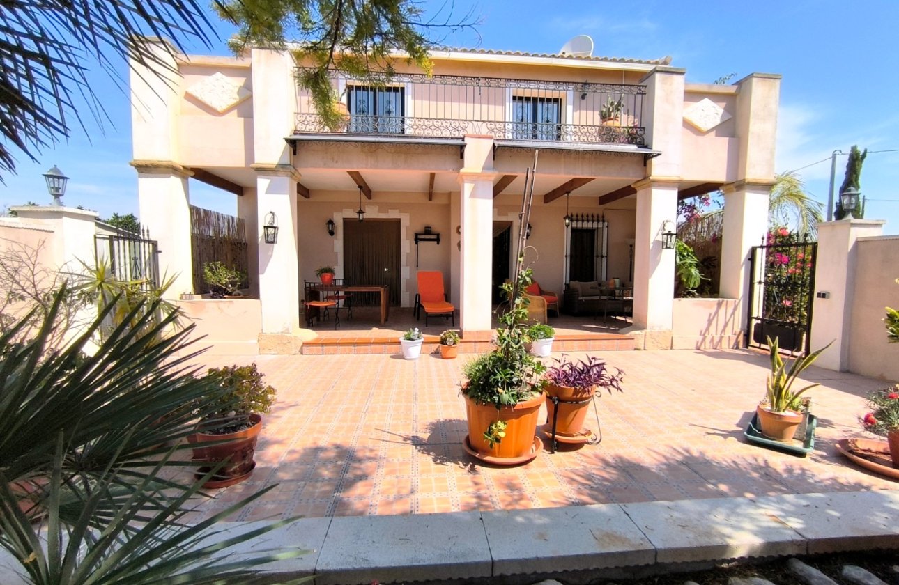 Re-Sale - Finca - Albatera