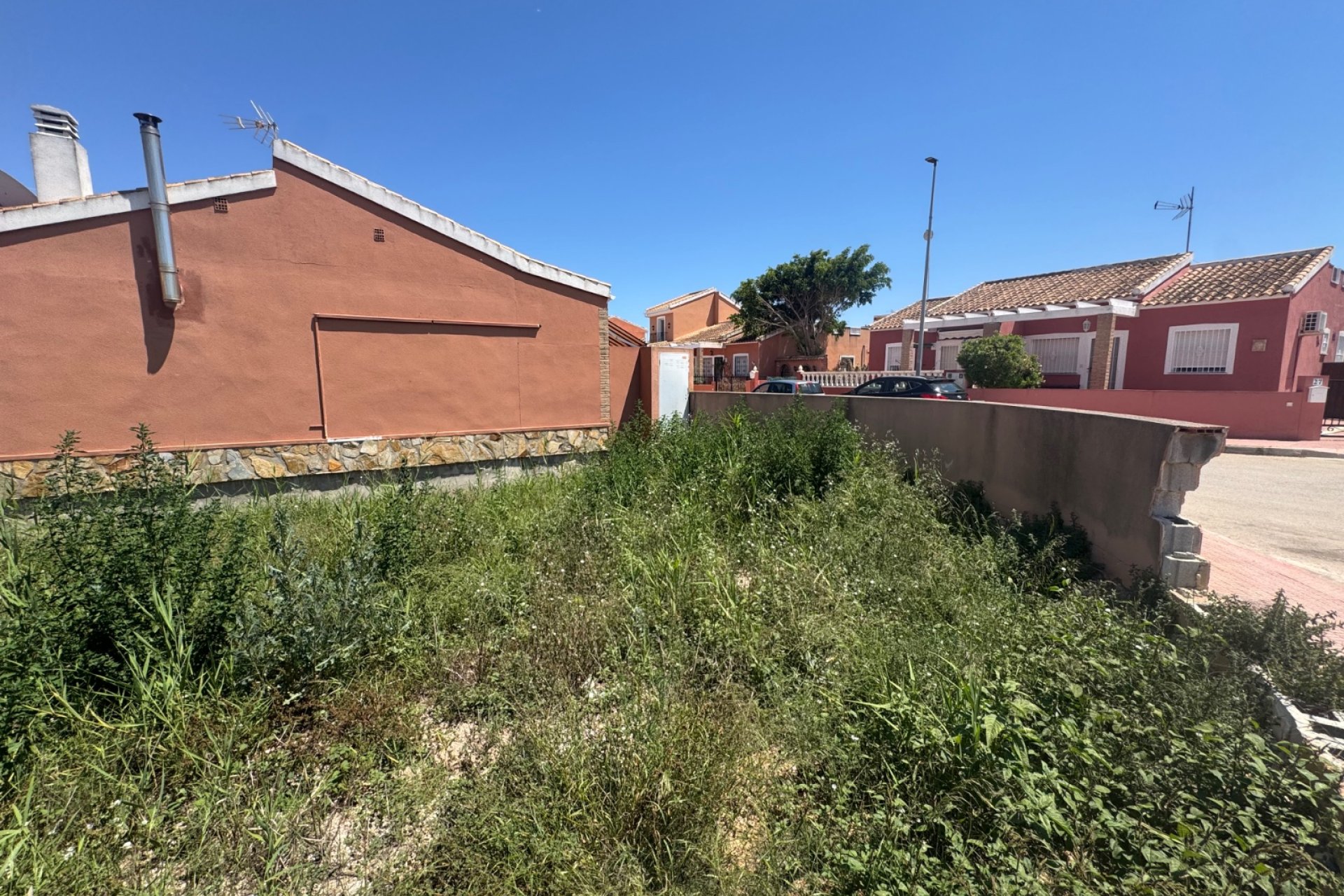 Re-Sale - Plot of Land - Daya Nueva