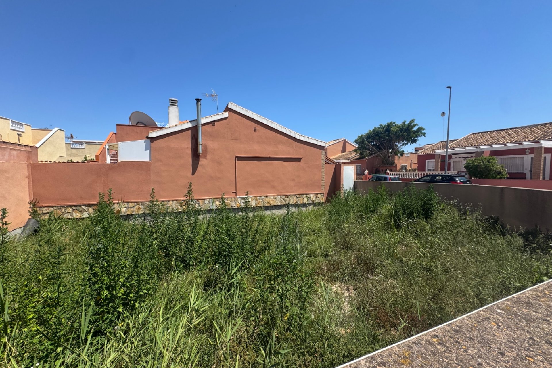 Re-Sale - Plot of Land - Daya Nueva