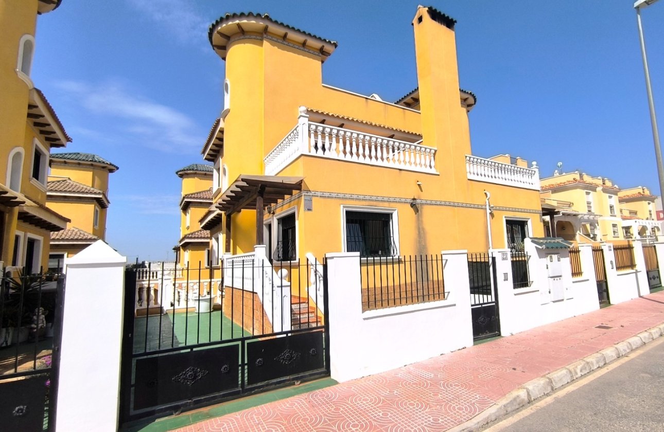 Re-Sale - Semi - Detached Villa - Ciudad Quesada