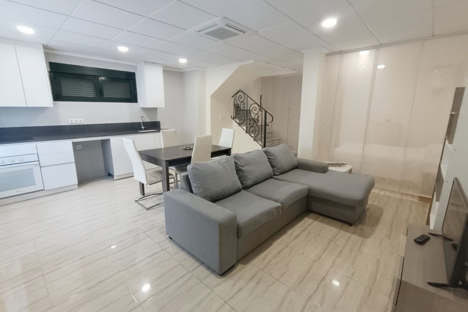 Re-Sale - Semi - Detached Villa - Ciudad Quesada