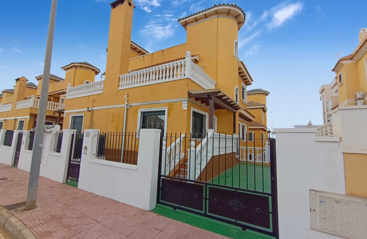 Re-Sale - Semi - Detached Villa - Ciudad Quesada