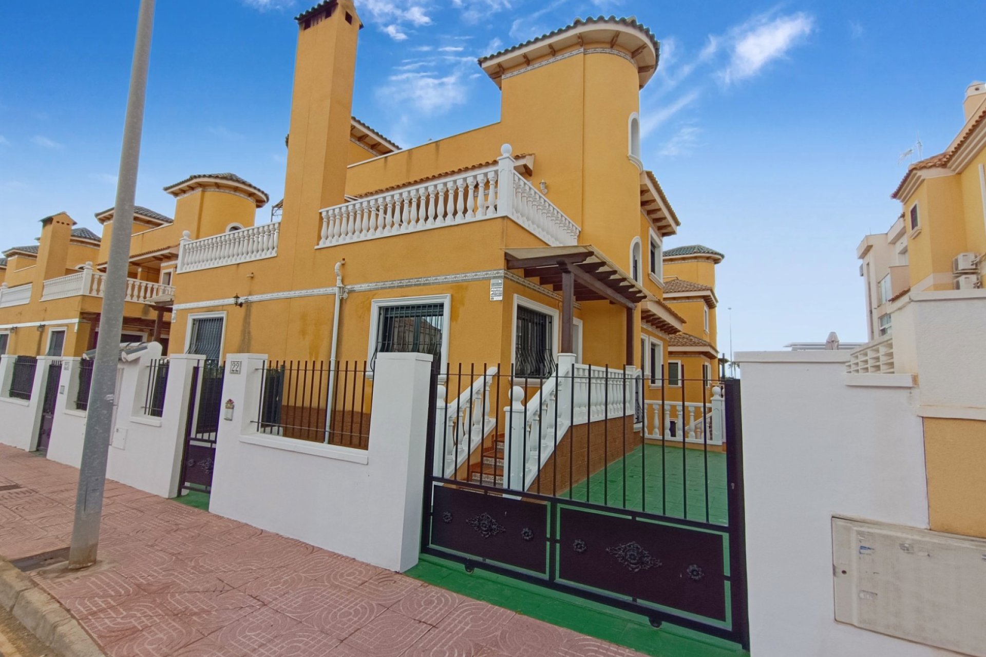 Re-Sale - Semi - Detached Villa - Ciudad Quesada